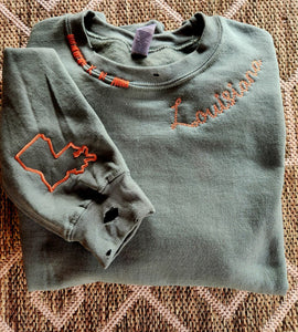 State distressed embroidered gildan sweatshirt