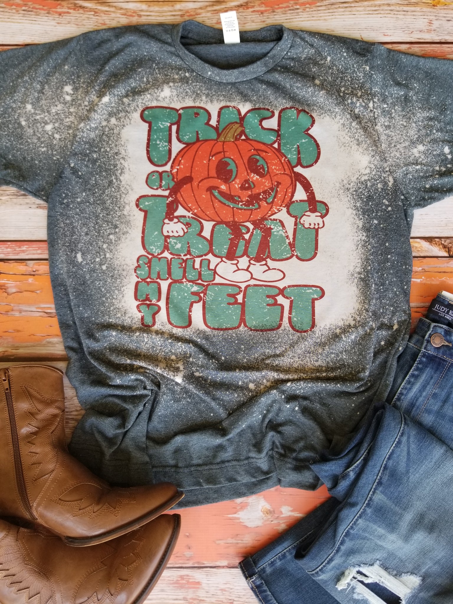 Trick or treat smell my feet bleached tee