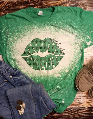 Get Lucky lips kelly green bleached tee
